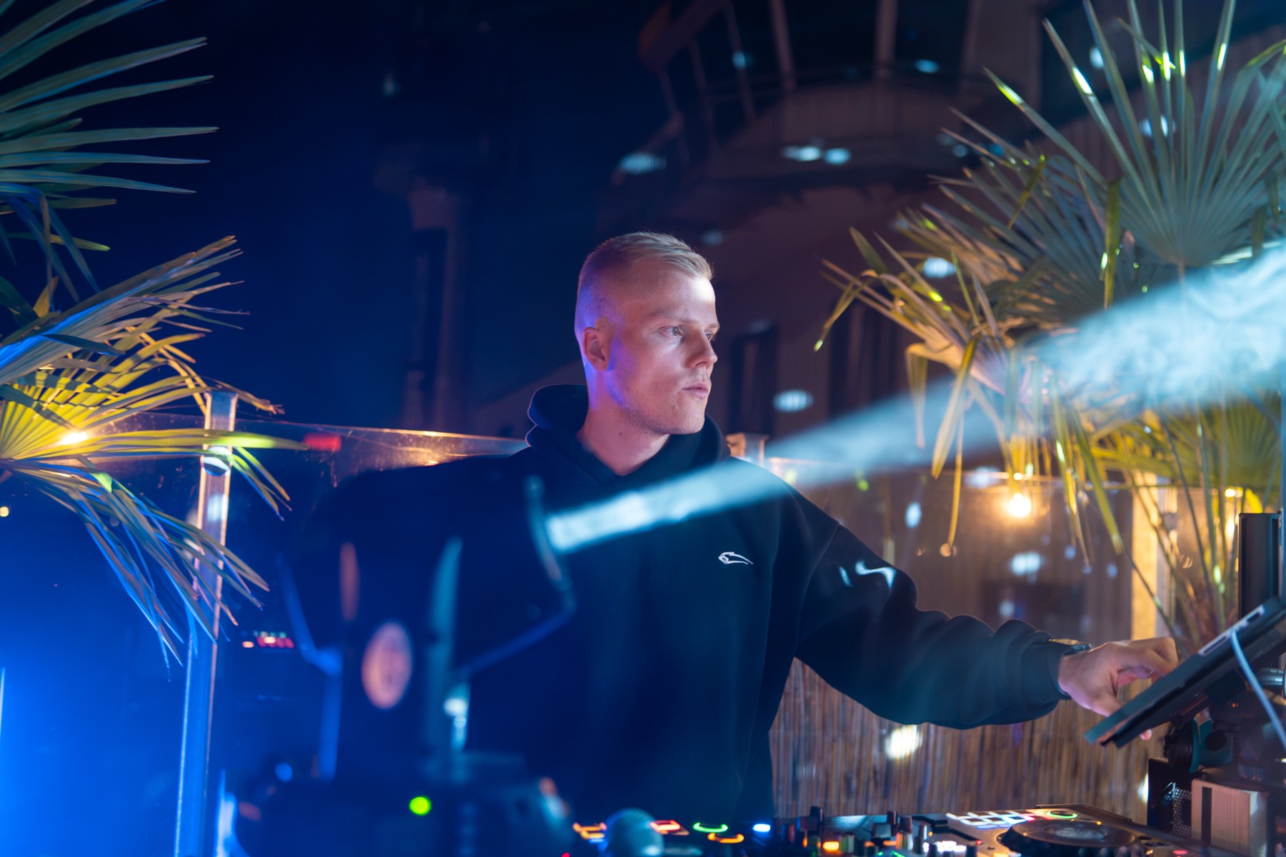 After Work Party am Flugplatz – tanzende Gäste